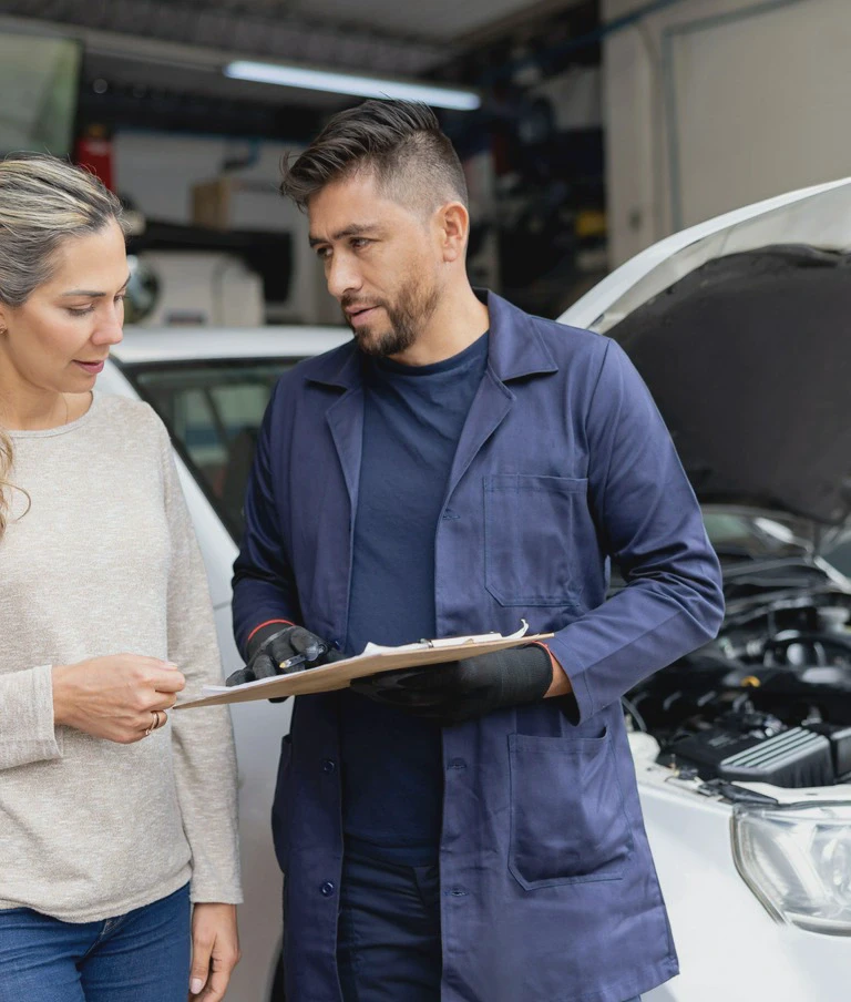 Rozmowa z&nbsp;ubezpieczycielem pojazdu
